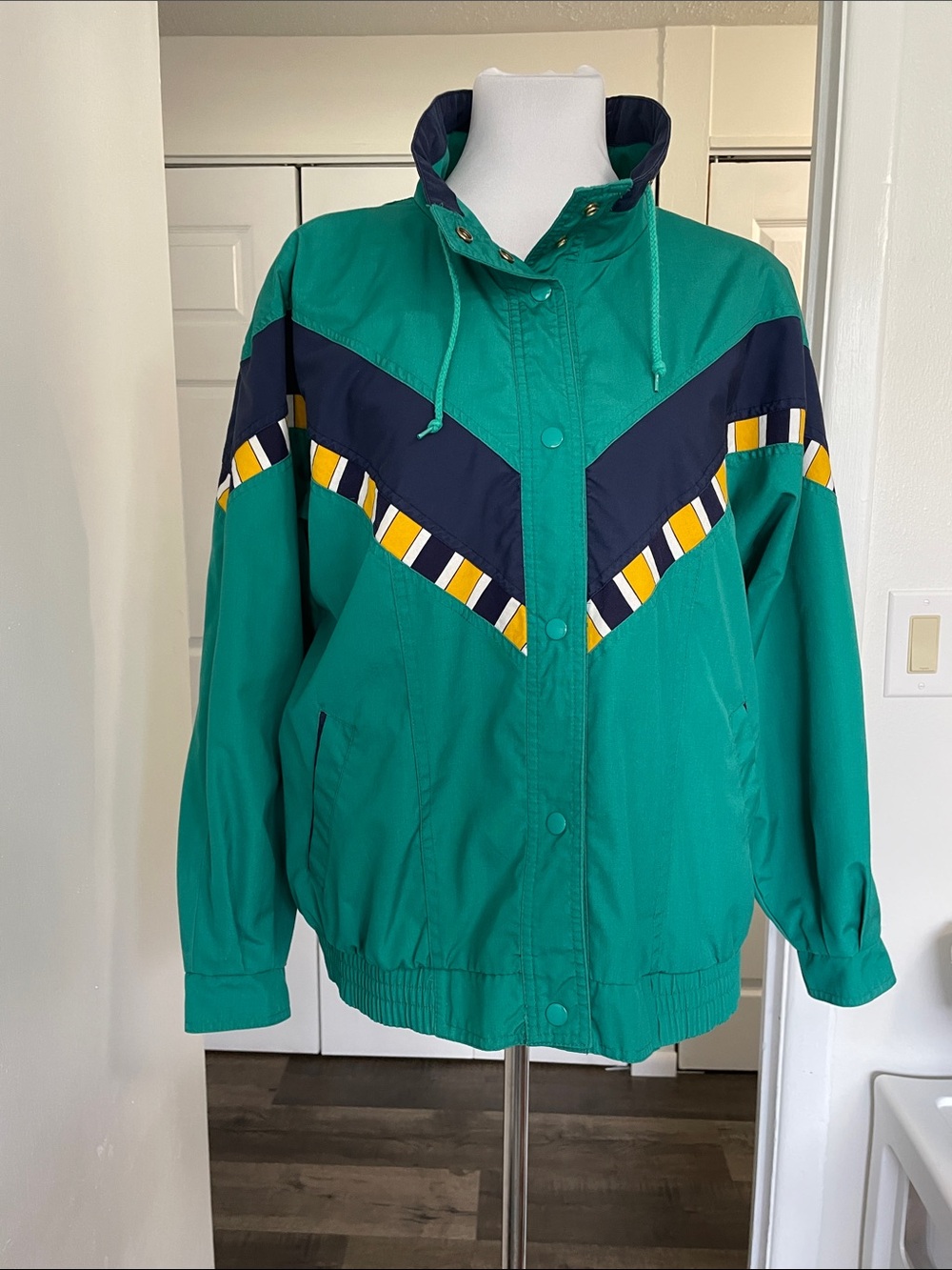 VTG CURRENT SEEN JACKET LG SNAPS DRAWSTRING COLLAR VIVID GREEN W/BOLD STRIPES